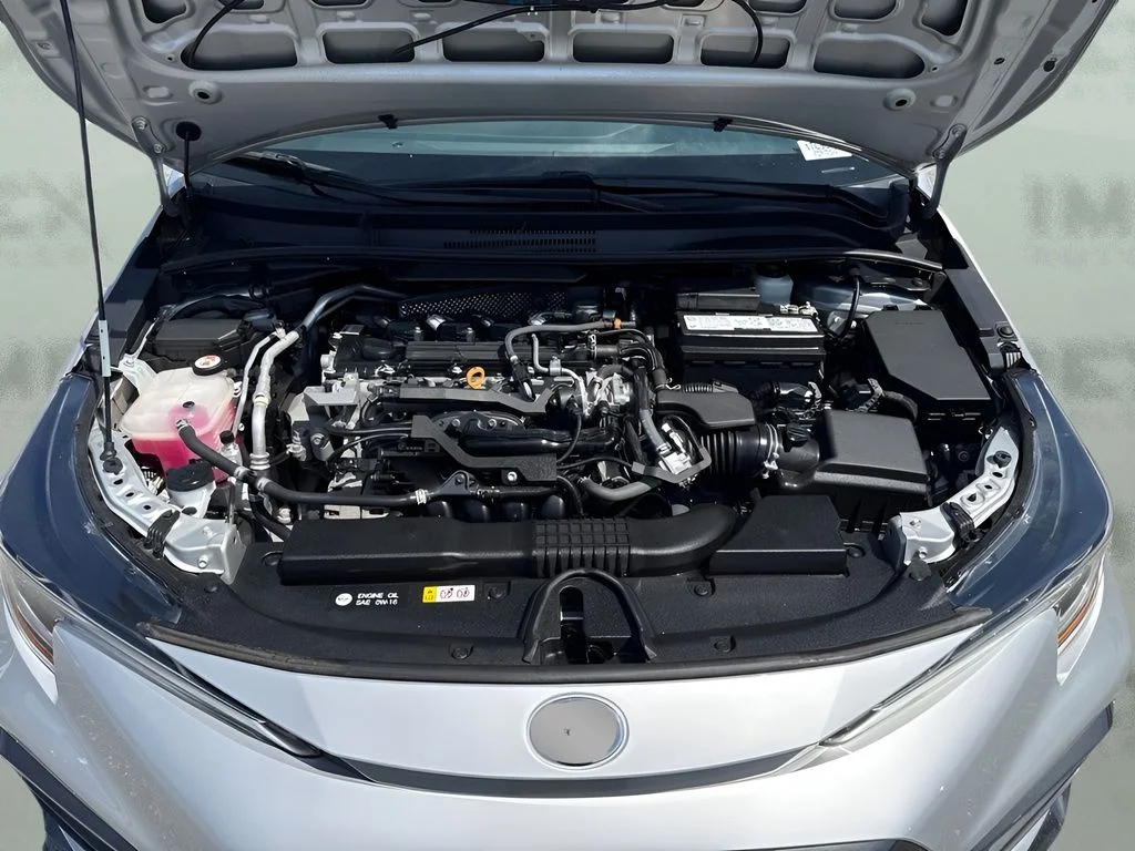 Used 2022 Silver Toyota SE image 17