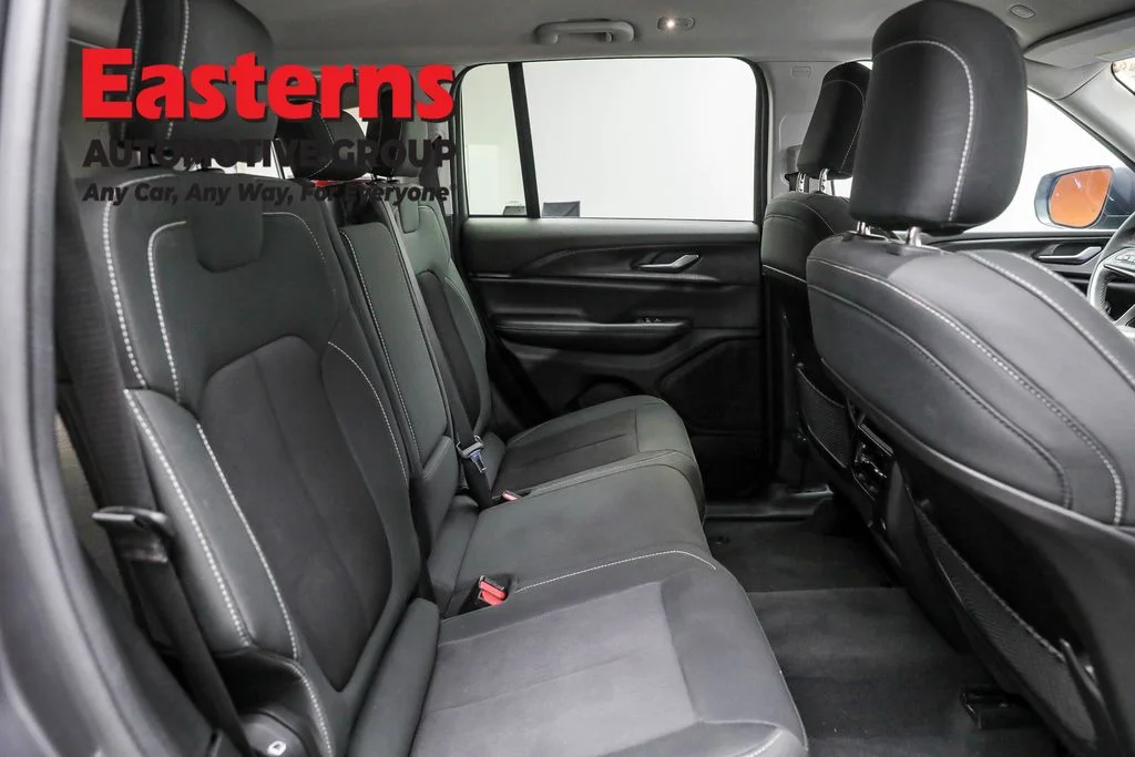 Used 2023 Gray Jeep Laredo image 23