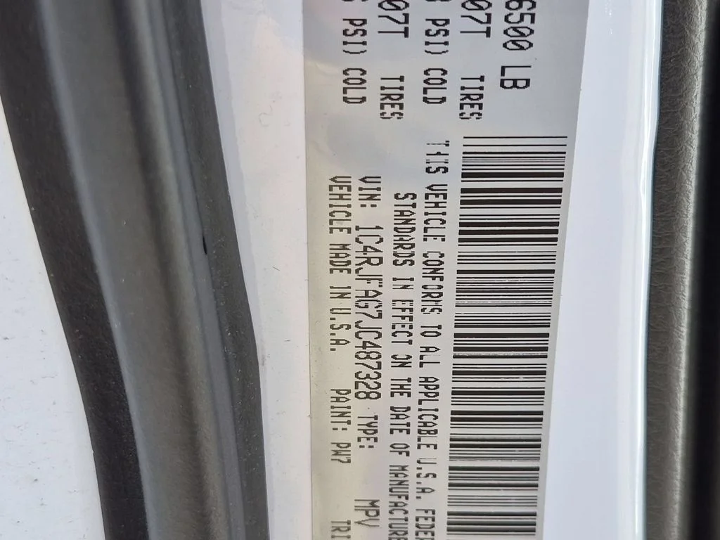Used 2018 White Jeep Altitude image 29
