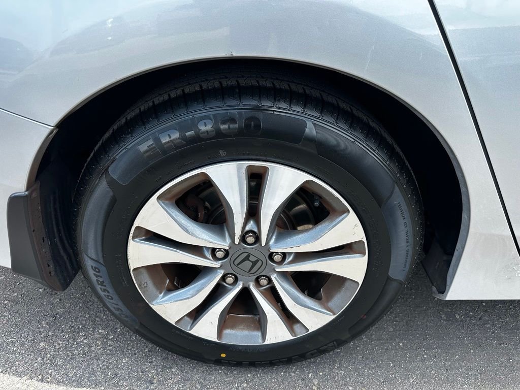 Used 2013  Honda LX image 12