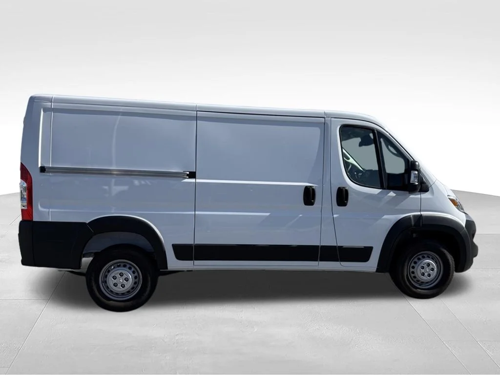 New 2025 Bright White Clear-Coat Exterior Paint RAM Low Roof image 6