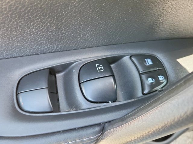 2020 Nissan Rogue Sport SL - Photo 17