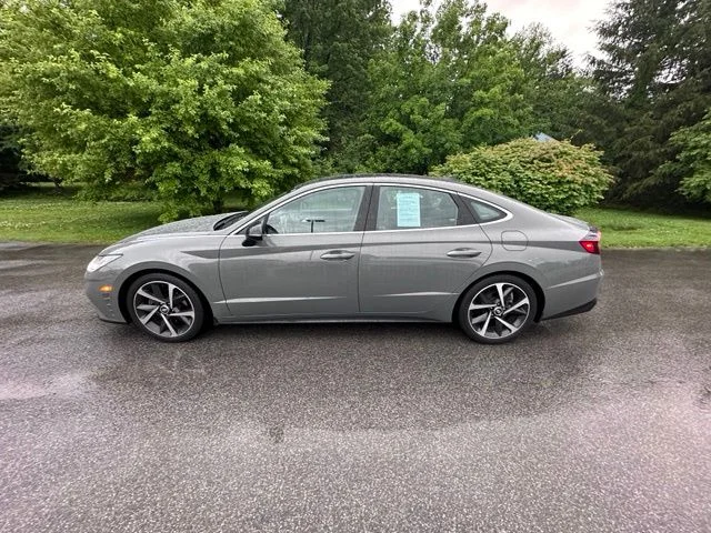 Used 2022 Gray Hyundai SEL Plus image 6