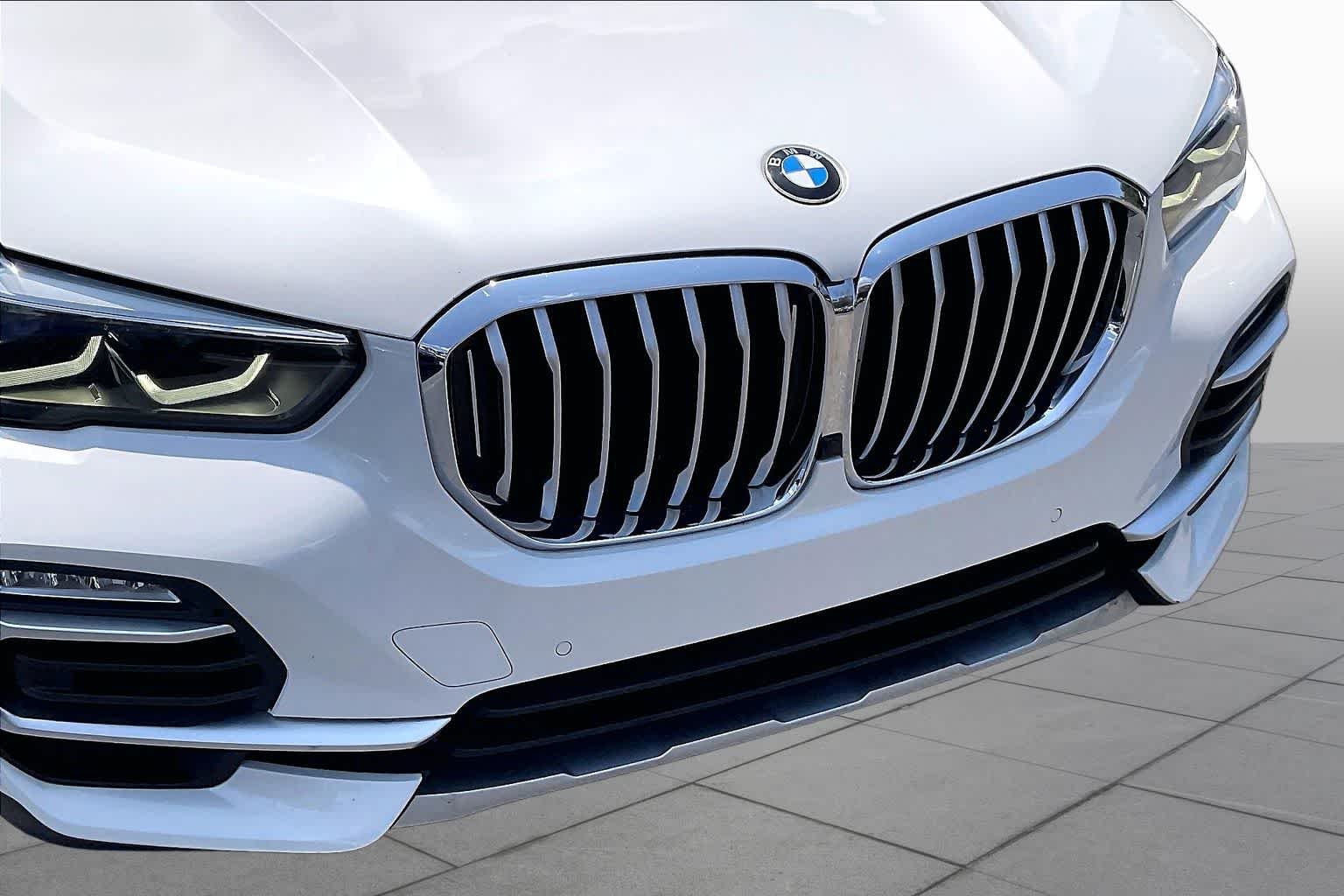Used 2019 Mineral White Metallic BMW xDrive40i image 29