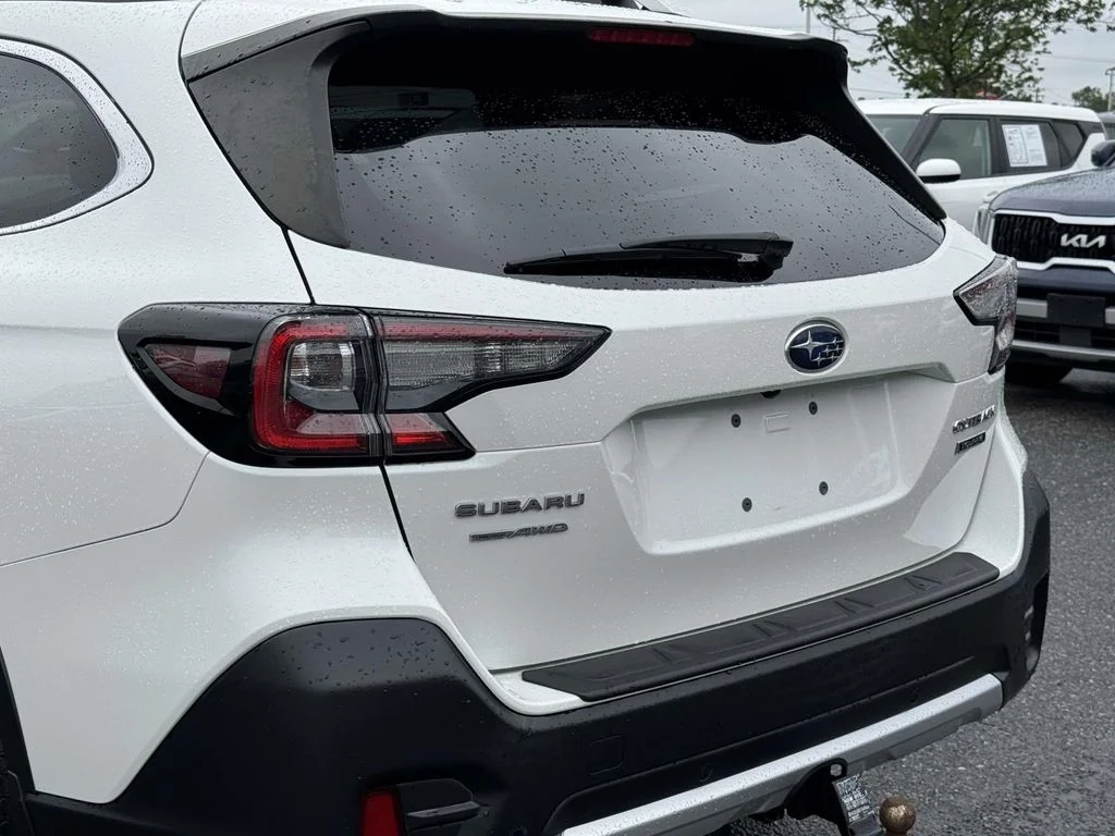 Used 2022 White Subaru Touring image 11