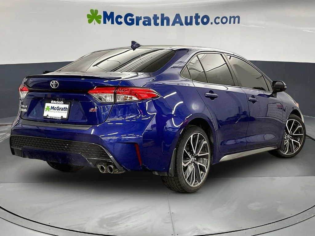 Used 2020 Blue Toyota SE image 16