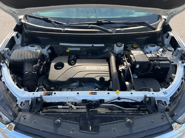 Used 2022 Summit White Chevrolet LS image 28