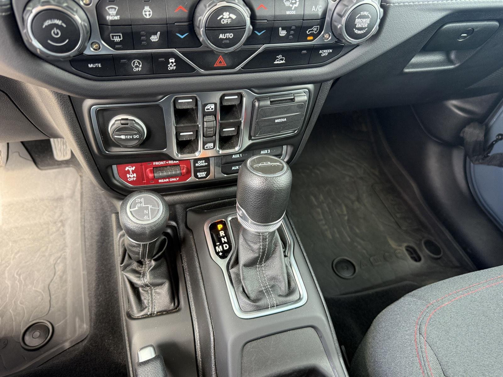 Used 2025 Anvil Clearcoat Jeep Rubicon image 25