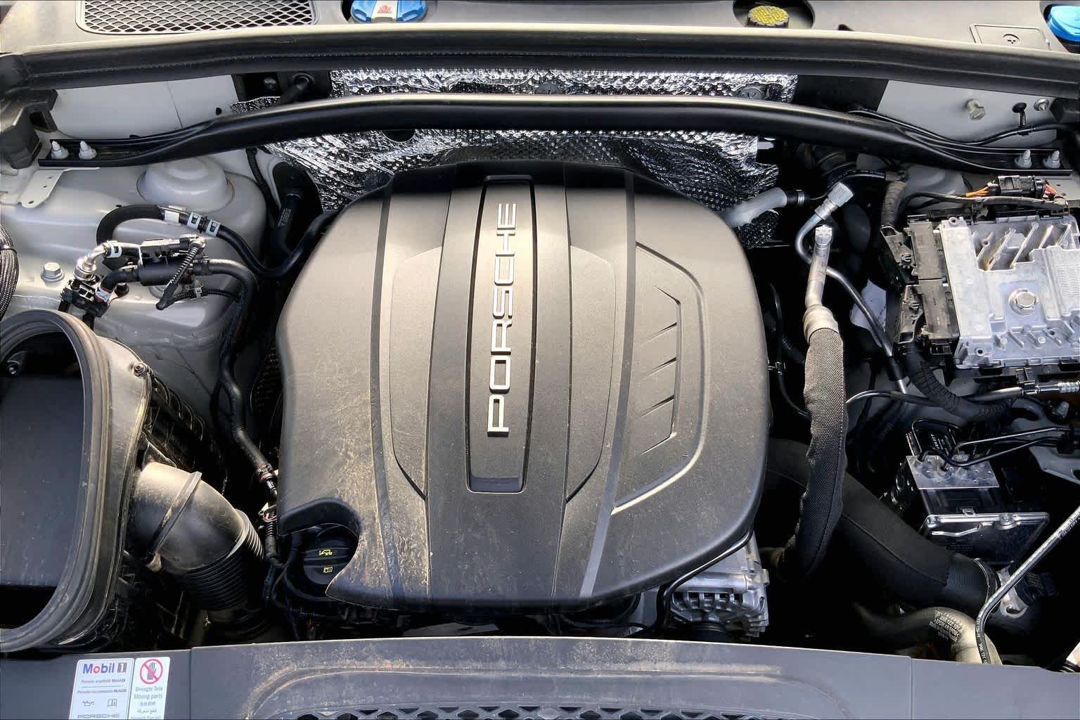 Used 2019 Carrara White Metallic Porsche  image 31