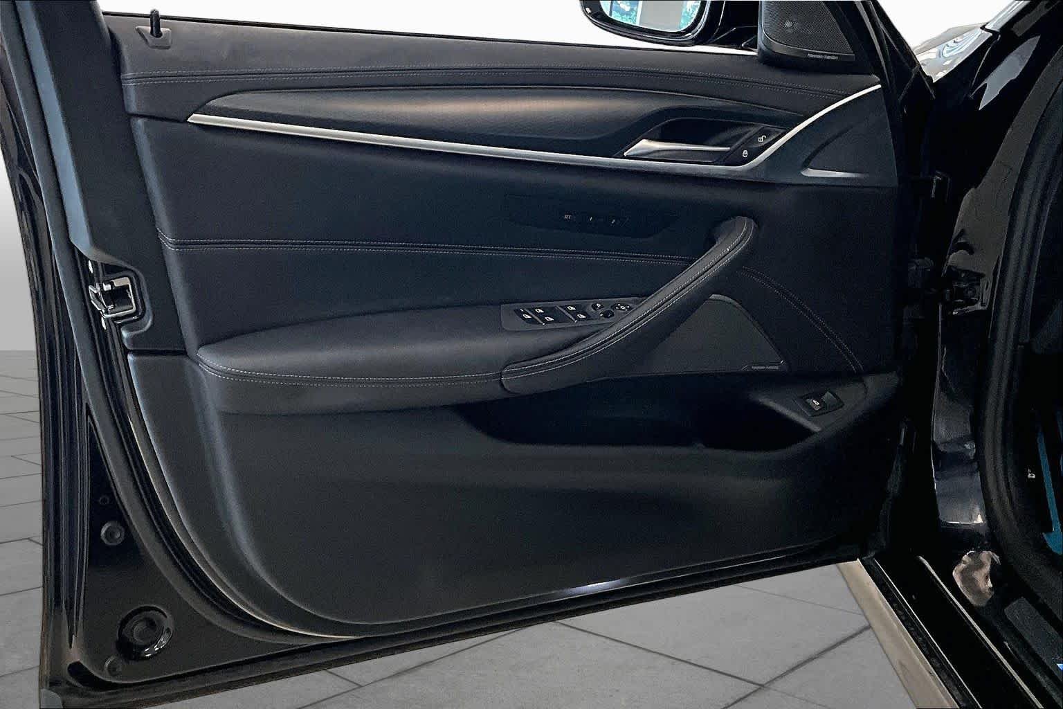 Used 2023 Carbon Black Metallic BMW M550i xDrive image 20