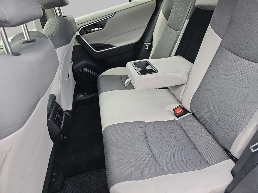 Used 2024 Silver Toyota Hybrid XLE image 18