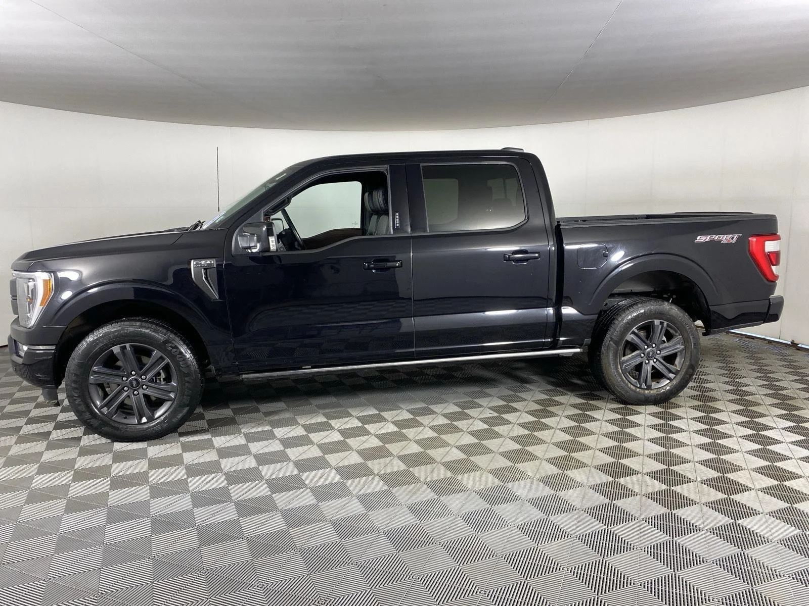 Used 2023 Agate Black Ford LARIAT image 6