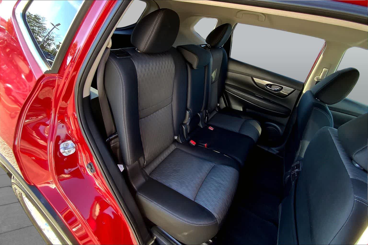 Used 2017 Palatial Ruby Nissan SV image 19