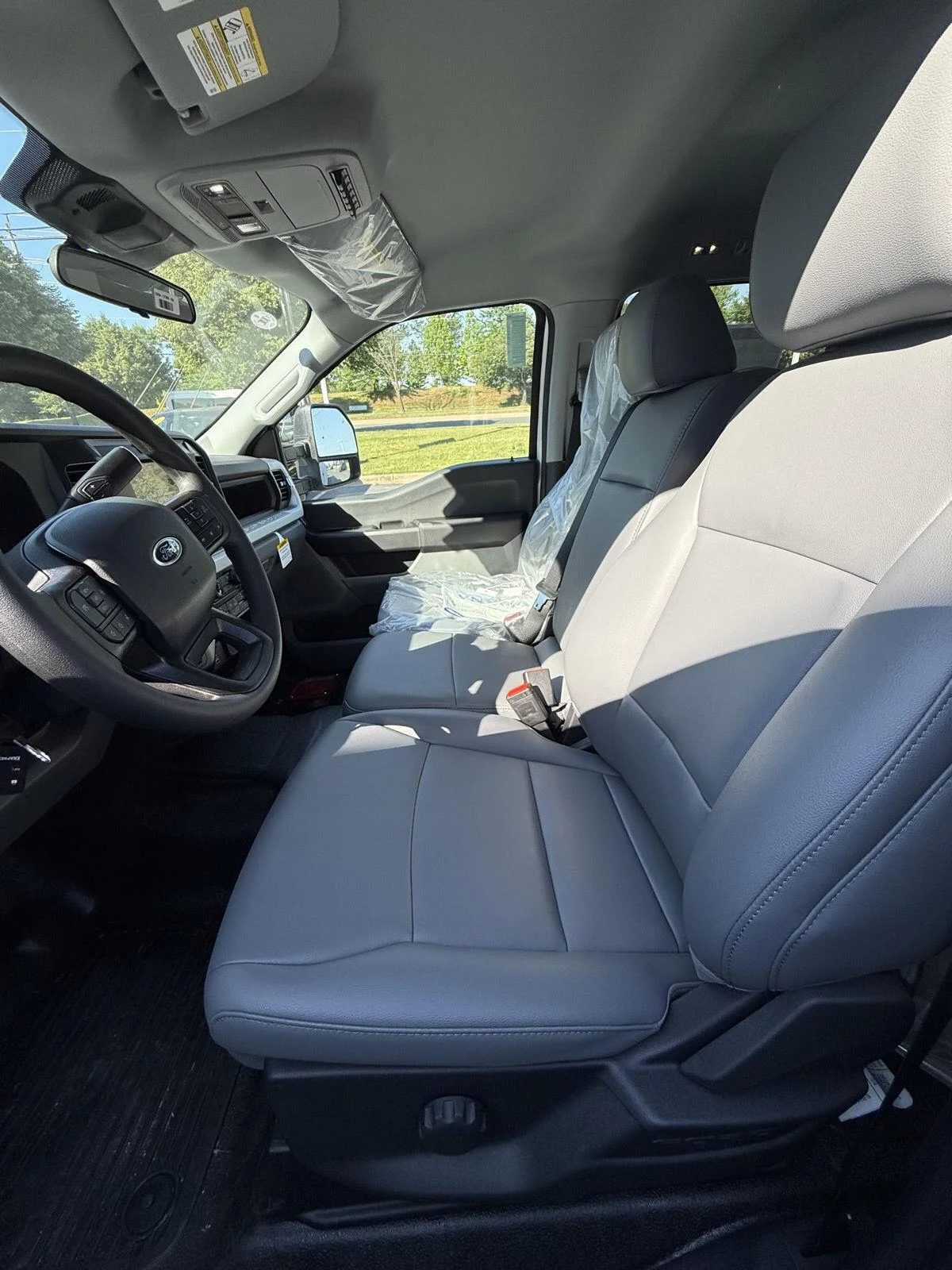 New 2026 Oxford White Ford XL image 10