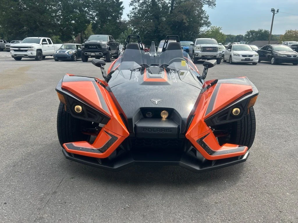 Used 2017  Polaris SLR image 2