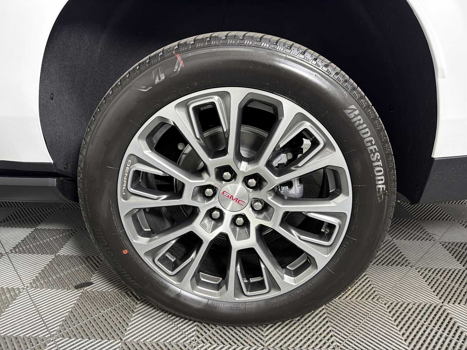 2026 GMC Yukon XL Denali - Photo 21