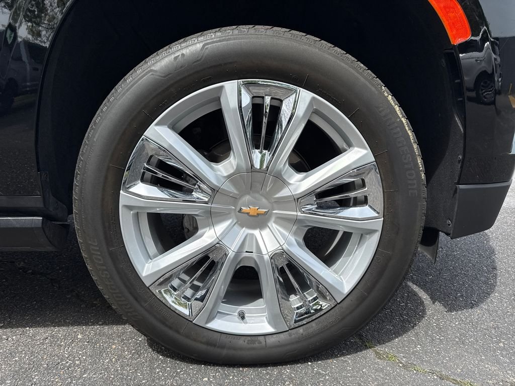 Used 2024 Black Chevrolet High Country image 11