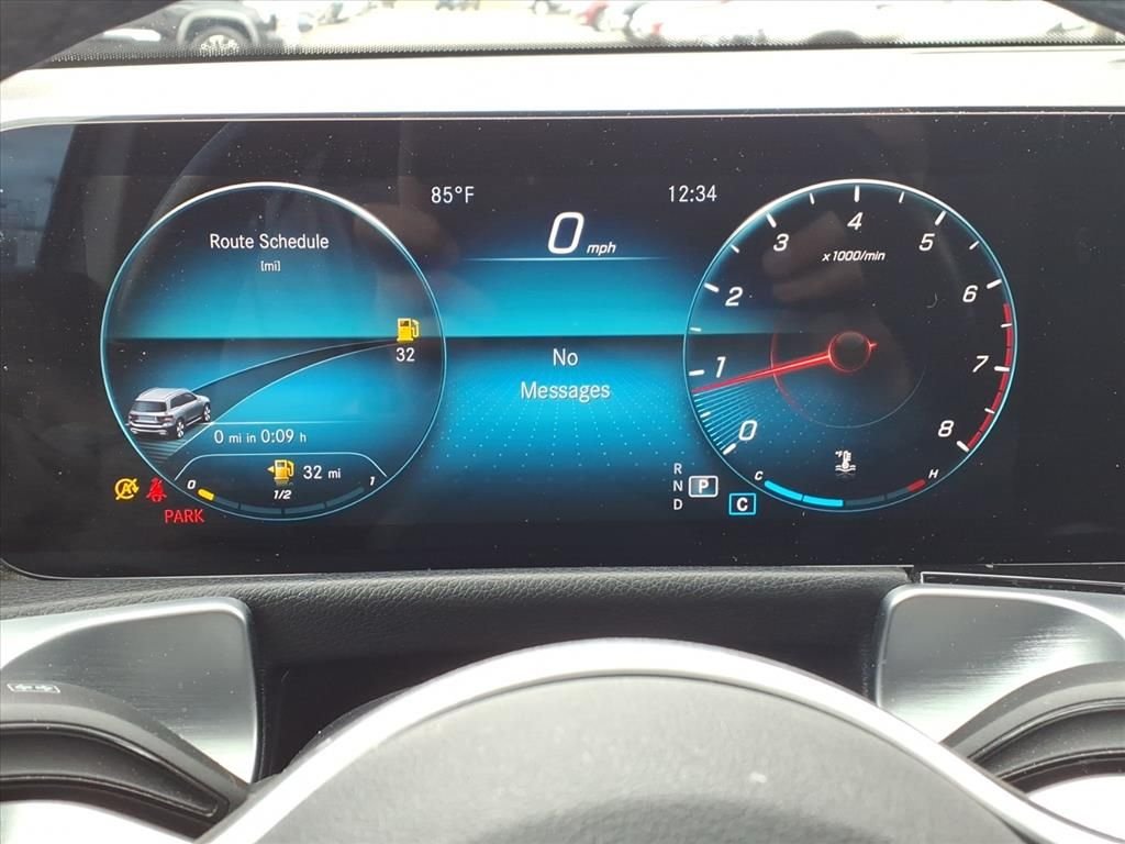 Used 2022 White Mercedes-Benz GLB 250 image 23