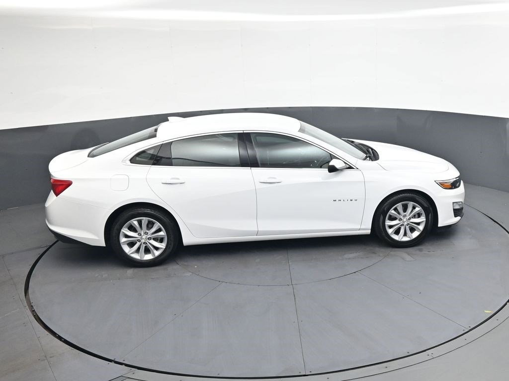Used 2024 Summit White Chevrolet LT image 21