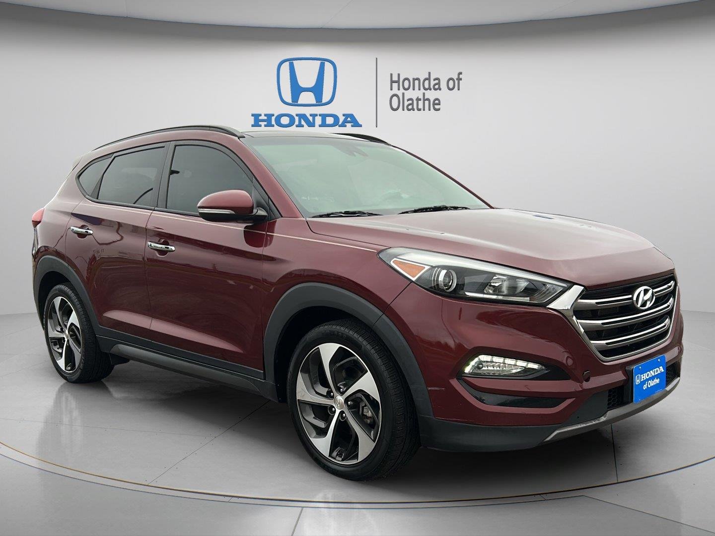 Used 2016 Ruby Wine Hyundai Limited image 1