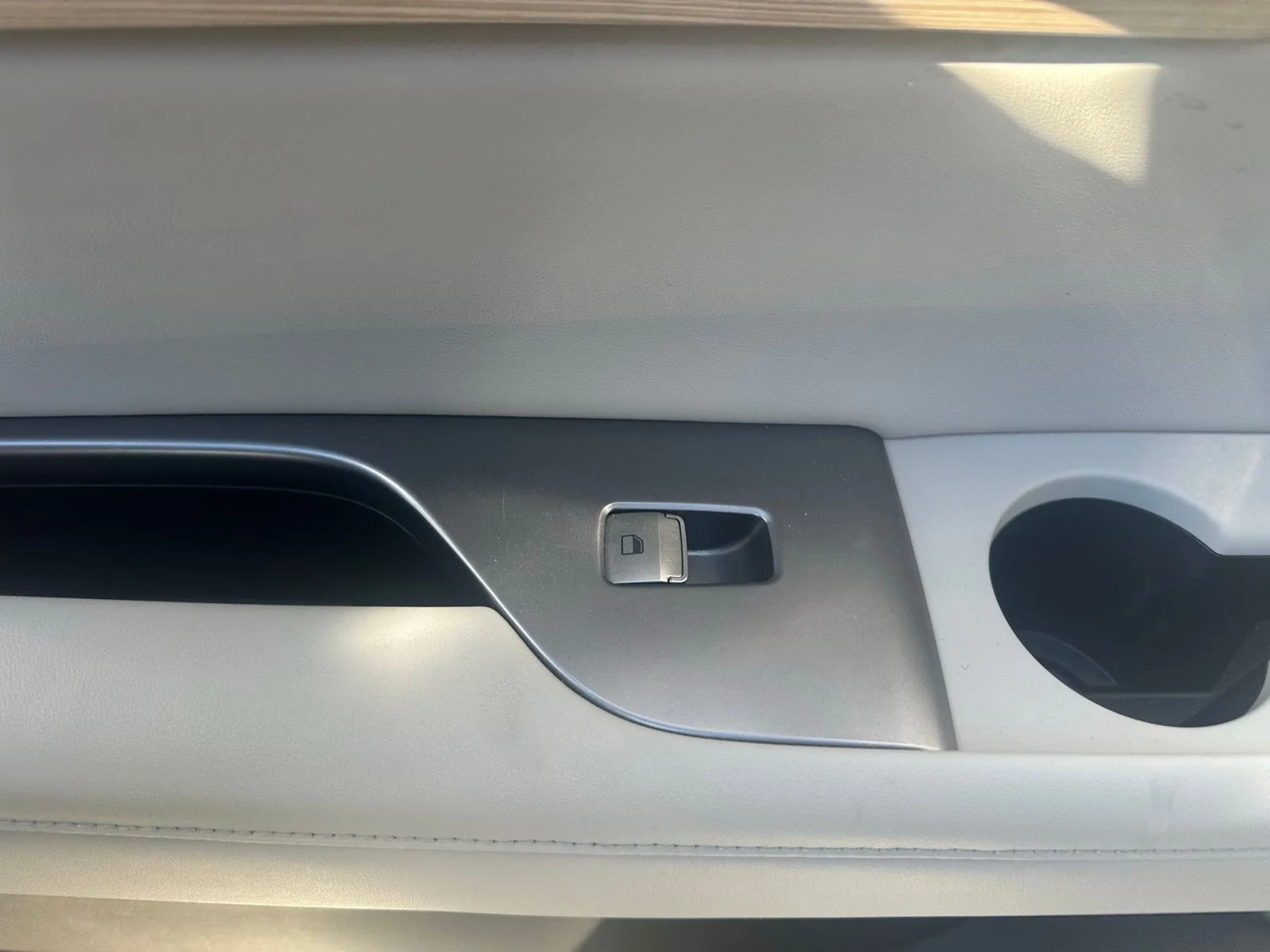 Used 2023 White Hyundai Limited image 34