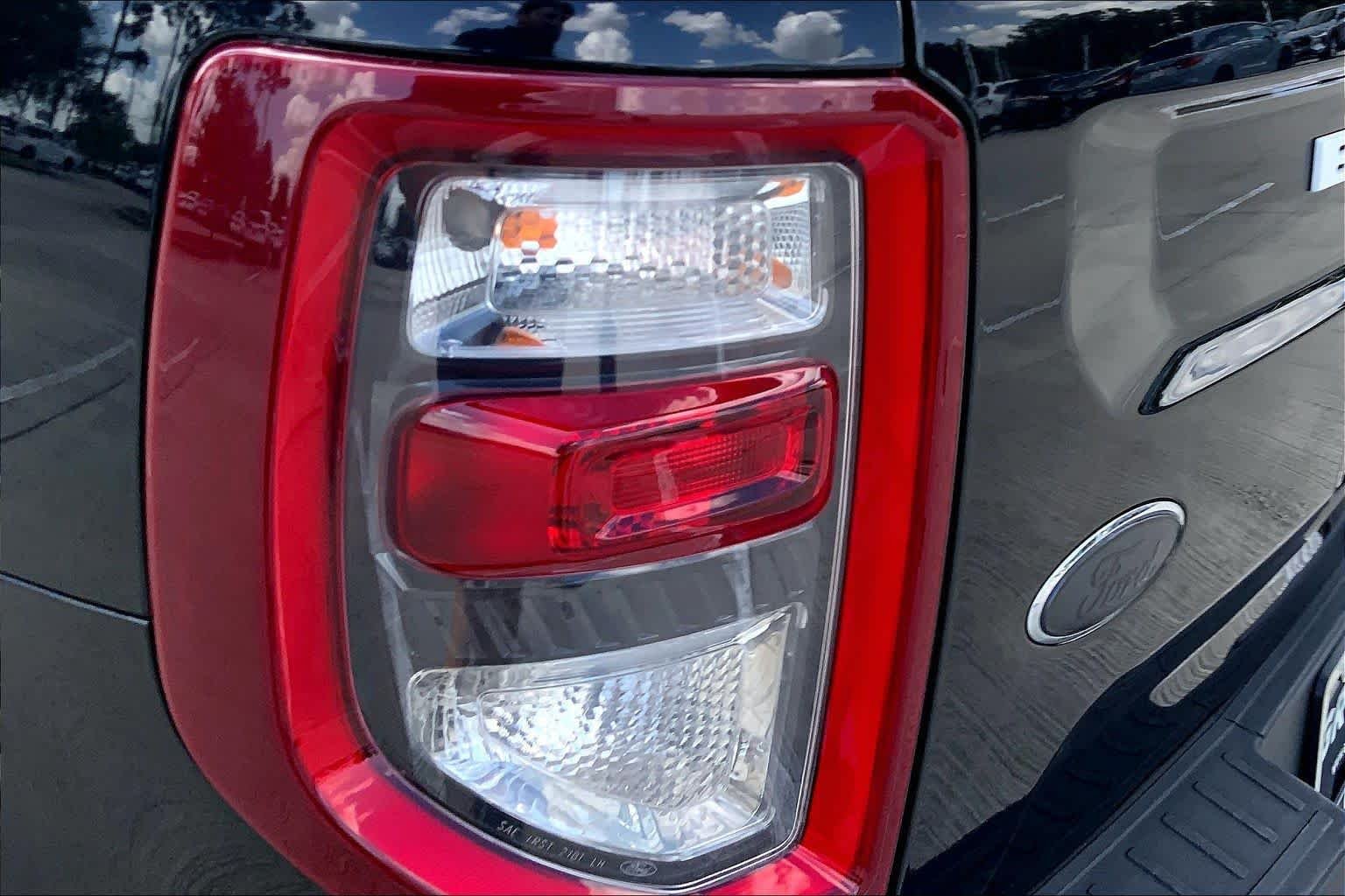 Used 2021 Shadow Black Ford Badlands image 28