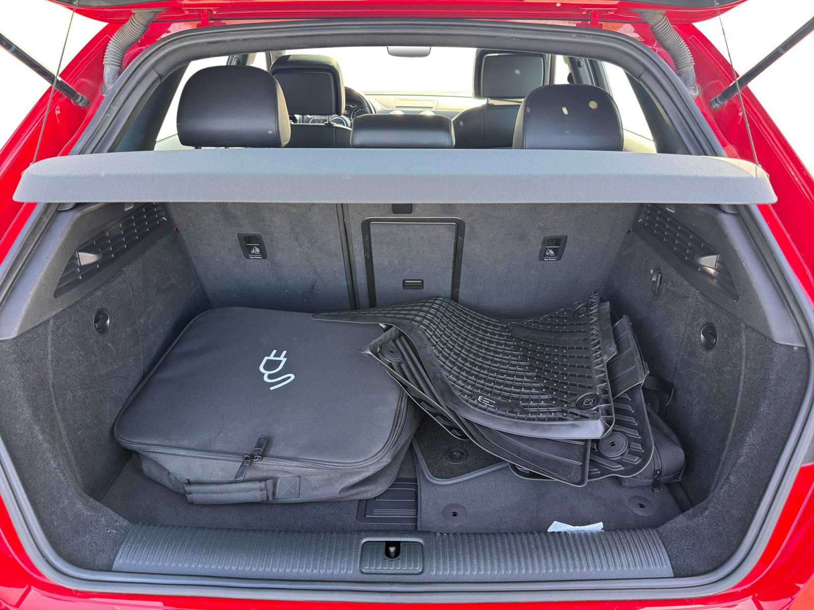 Used 2017 Tango Red Audi  image 17