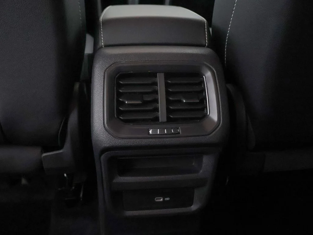 Used 2022 Black Volkswagen 1.5T SE image 45