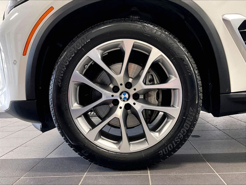 Used 2026 White BMW xDrive40i image 7