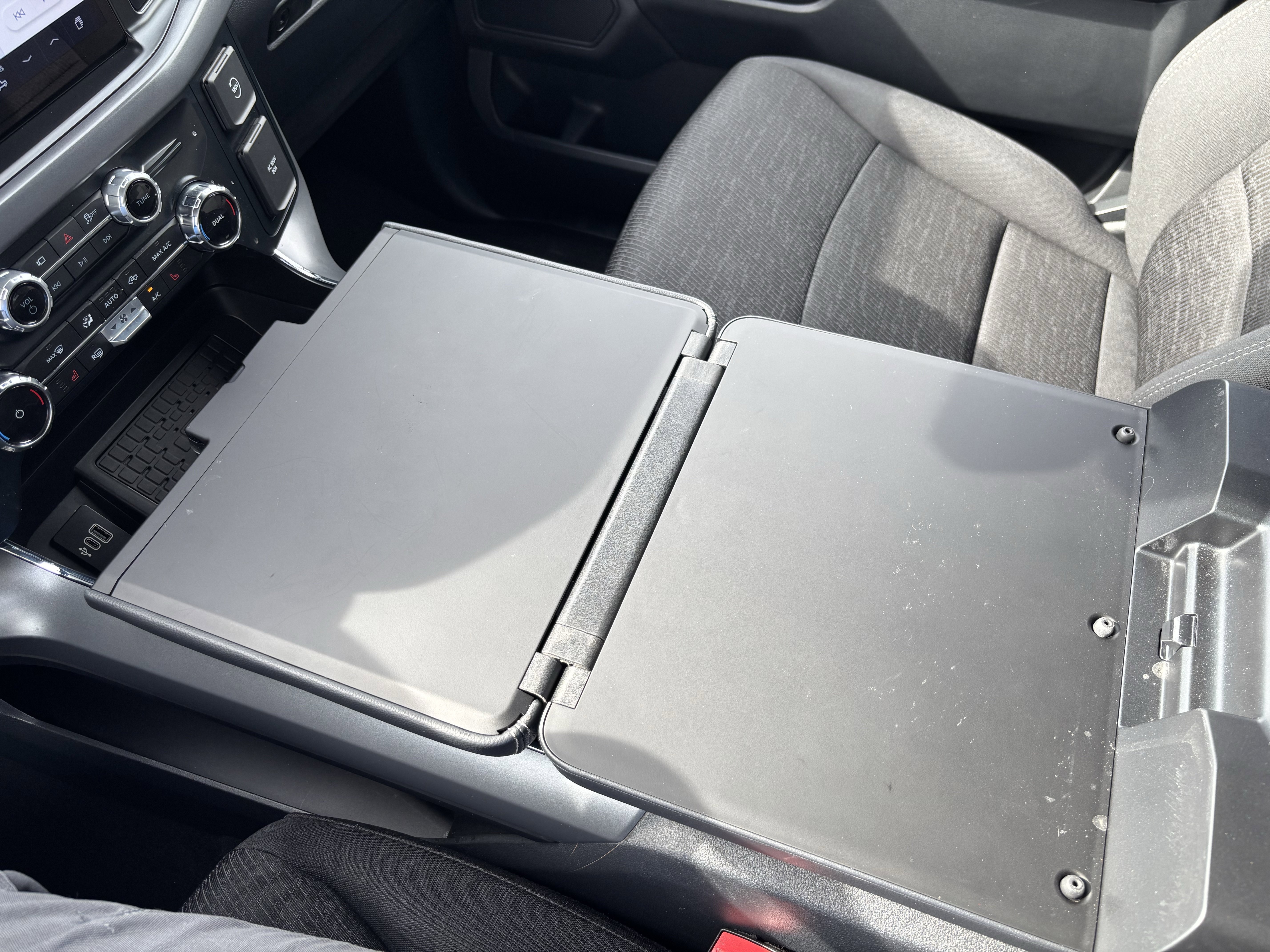 2025 Ford F-150 XLT - Photo 26