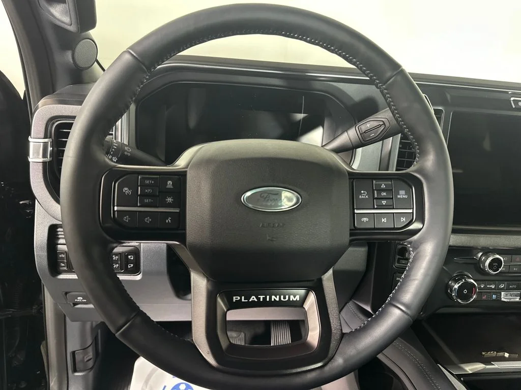 2026 Ford F-250 Super Duty Platinum - Photo 17