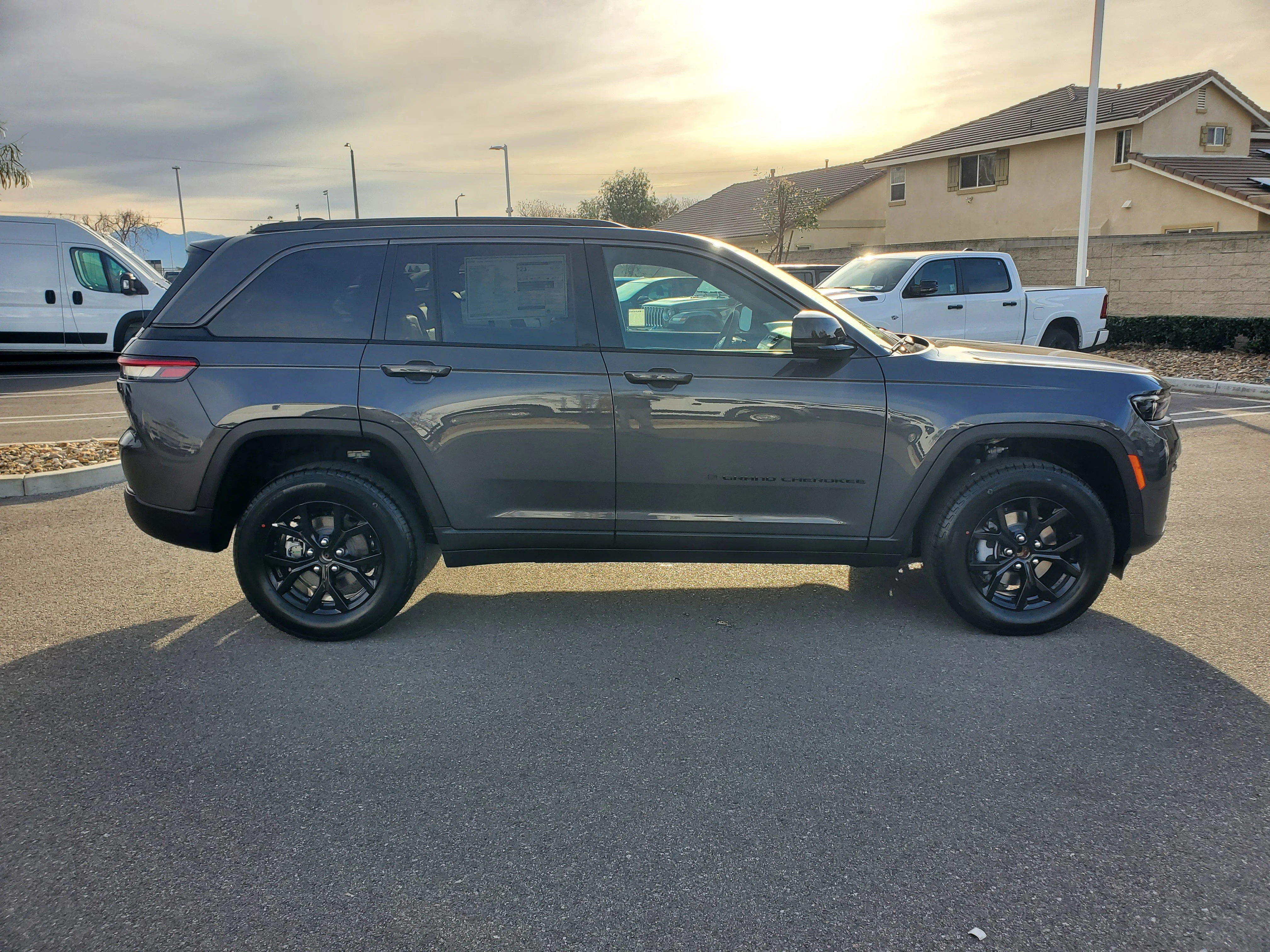 New 2026 Baltic Gray Metallic Clear-Coat Exterior Paint Jeep Altitude image 6