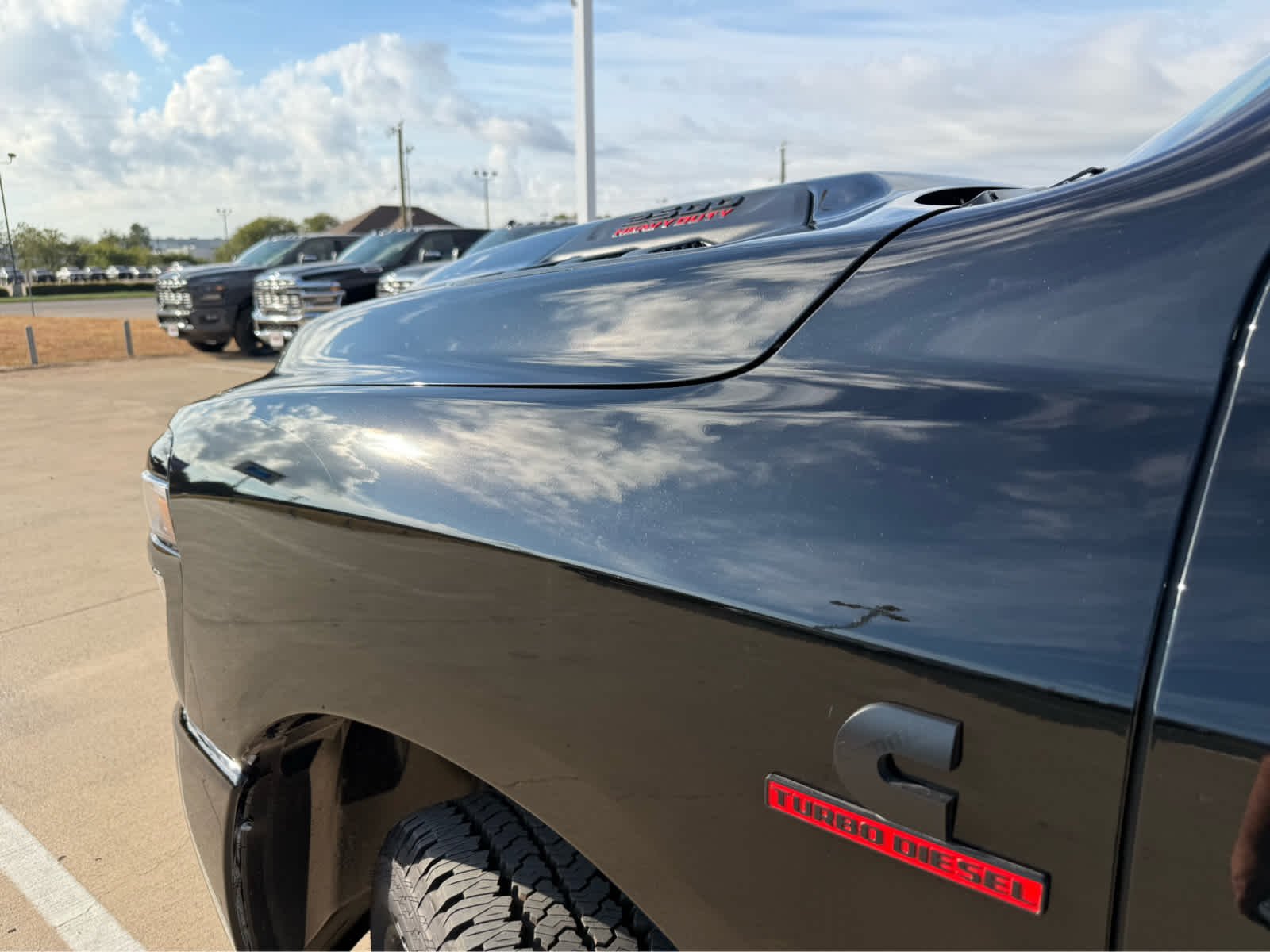 New 2027 Diamond Black Crystal Pearl-Coat Exterior Paint RAM Laramie image 12