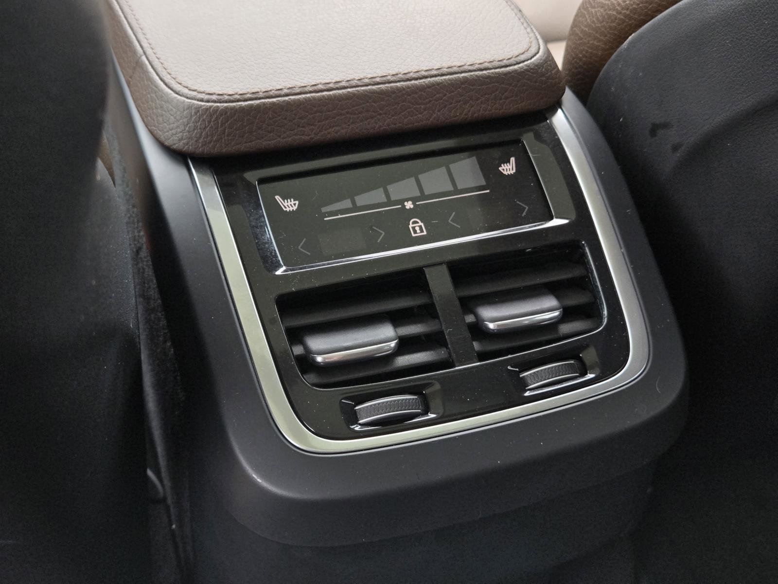 Used 2019 Gray Metallic Volvo Momentum image 34