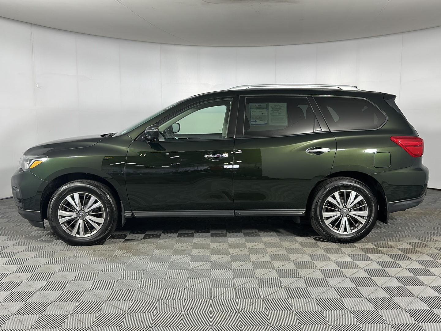 Used 2019 Midnight Pine Metallic Nissan SV image 5