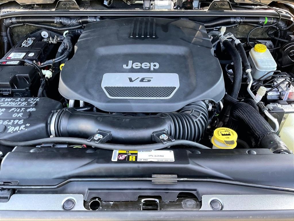 Used 2015 Black Jeep Unlimited Freedom Edition image 29