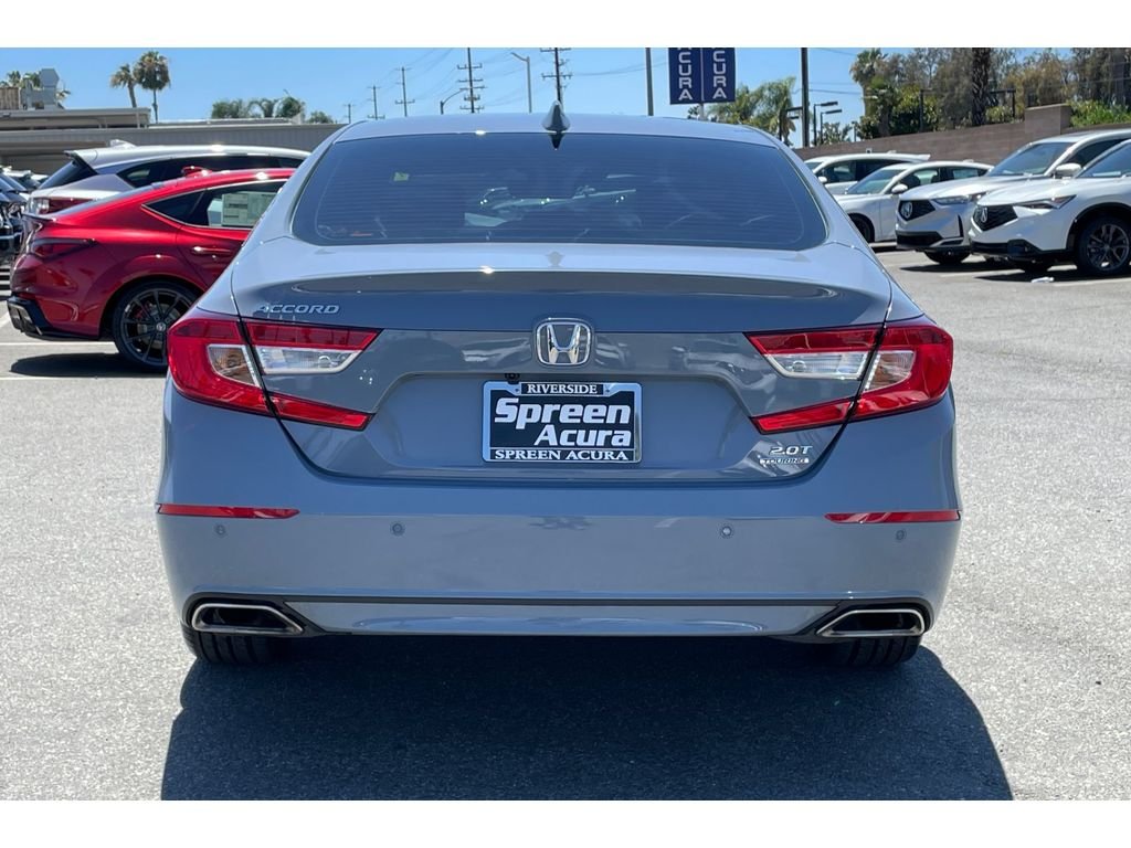 Used 2022 Sonic Gray Pearl Honda Touring image 4