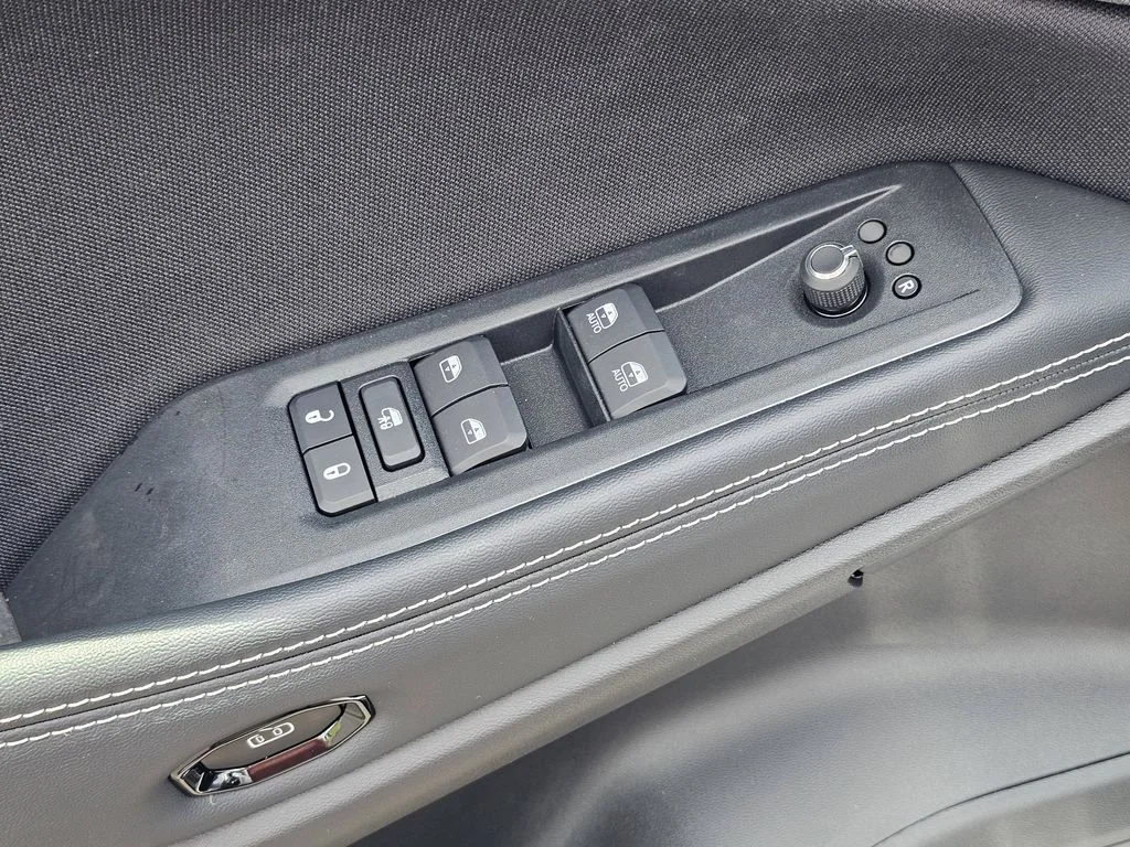 2026 Jeep Cherokee Laredo - Photo 16