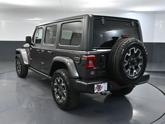 Certified Used 2025 Gray Jeep Sahara image 9