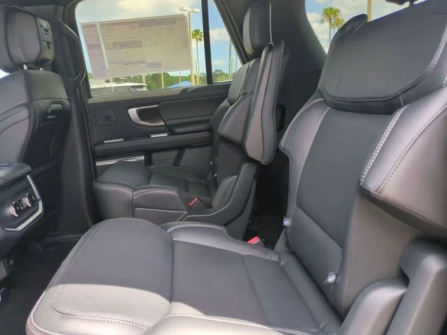 New 2026 Dark Matter Gray Metallic Ford MAX Platinum® image 14