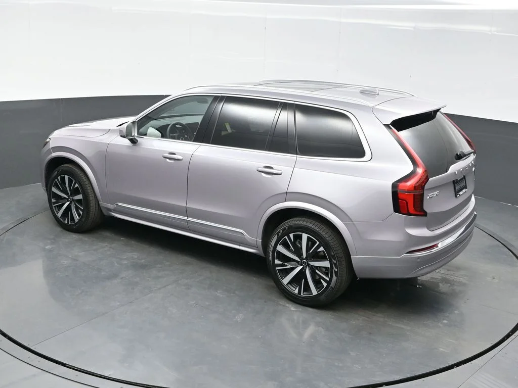 Used 2026 Aurora Silver Volvo Core image 37