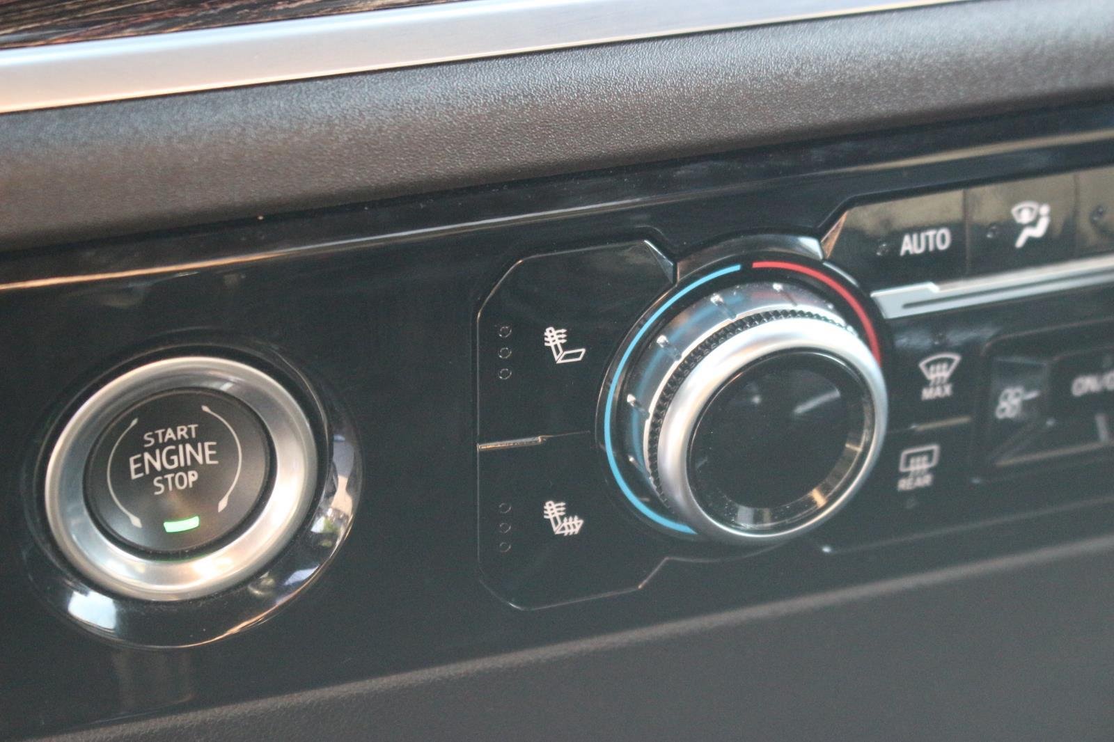 Used 2022 Dynamic Blue Metallic GMC Elevation image 28