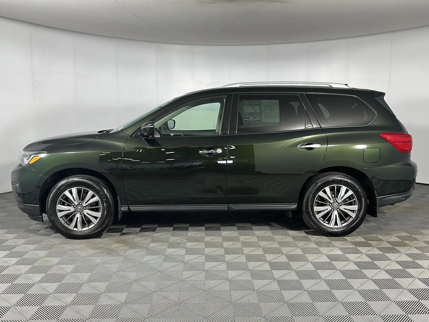 Used 2019 Midnight Pine Metallic Nissan SV image 5
