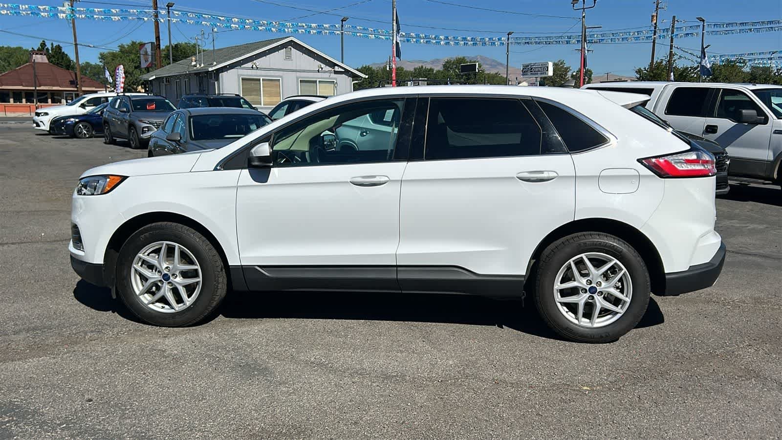 Used 2021 Oxford White Ford SEL image 8