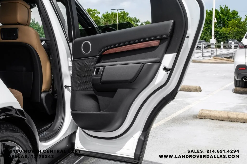 New 2026 Fuji White Land Rover Dynamic SE image 57