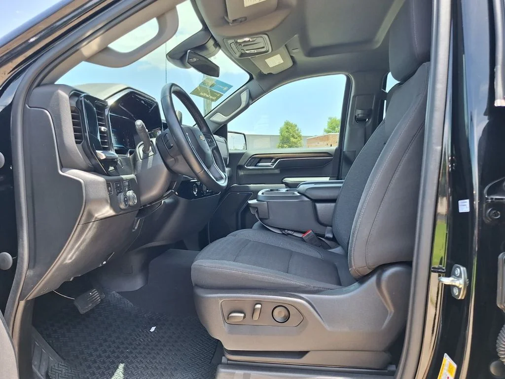 Used 2023 Black Chevrolet LT image 11