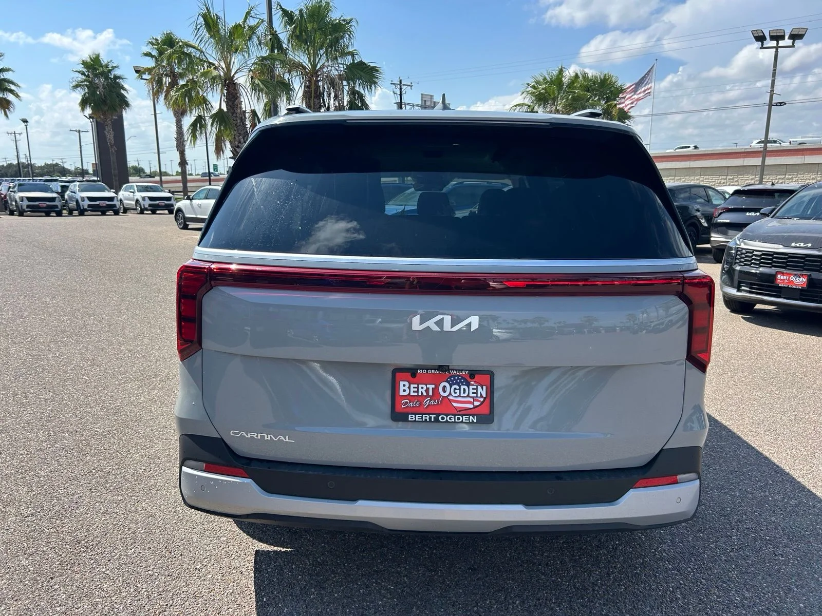 New 2026 White Kia EX image 5