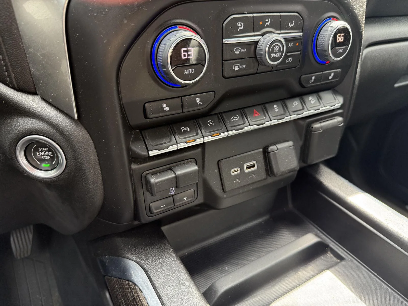 Used 2022 Northsky Blue Metallic Chevrolet RST image 23