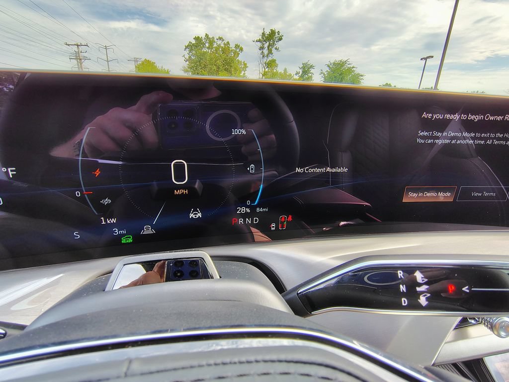 2027 Cadillac VISTIQ Premium Luxury - Photo 27