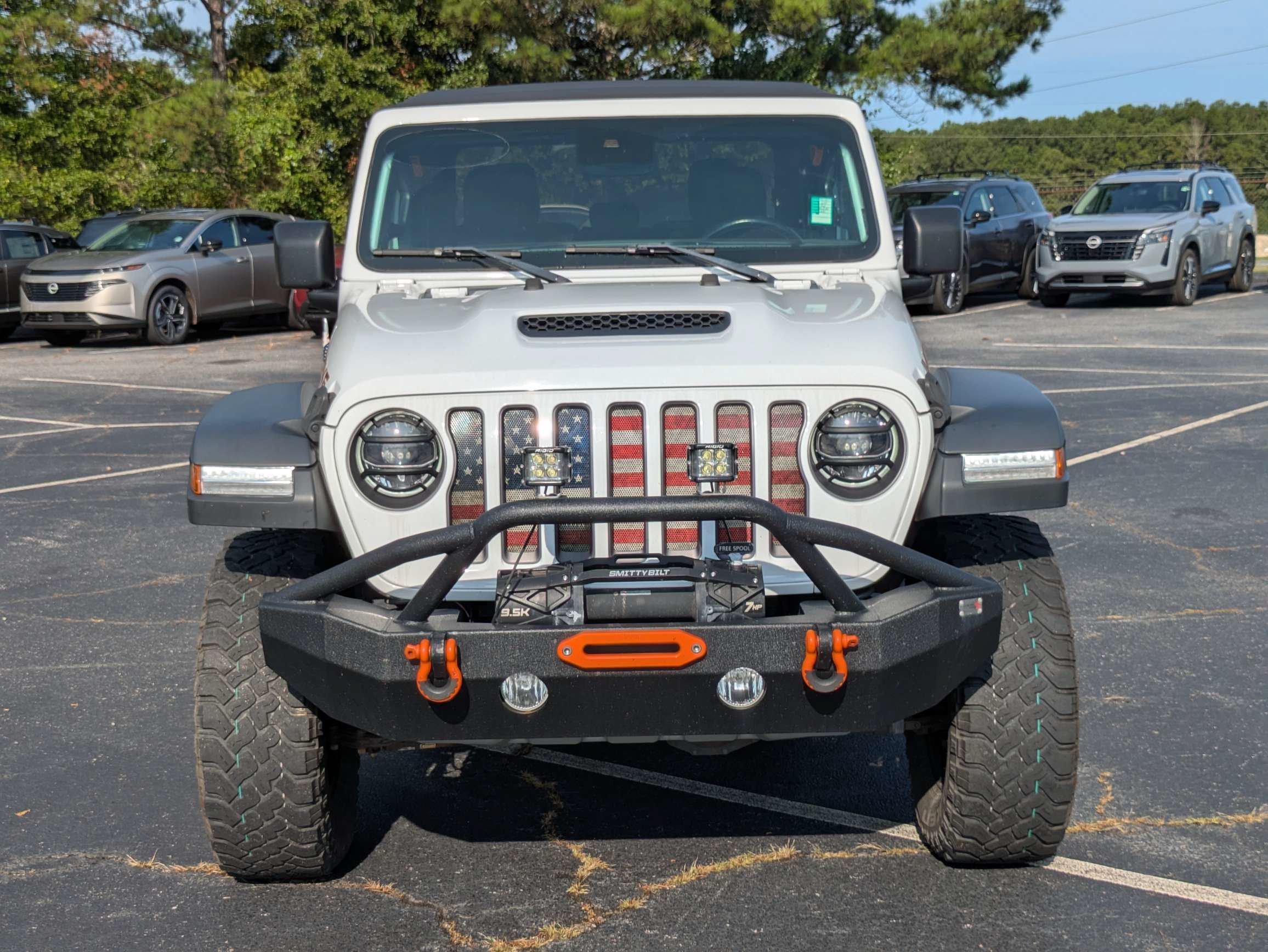 Used 2021 White Jeep Mojave image 8